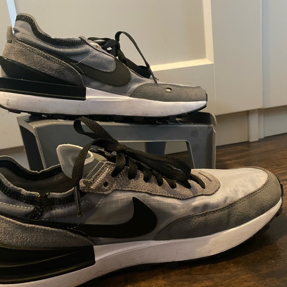 Nike waffle one se grey and black- size 8 - Picture 2 of 4
